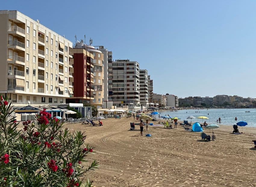 3 bedroom Beach Apartment for sale in Torrevieja - € 289,000 (Ref: 9510272)