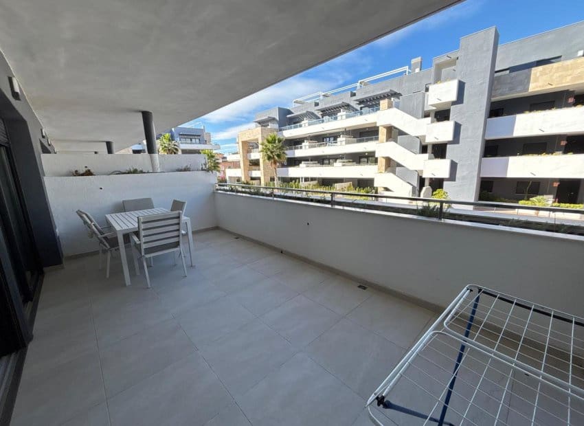Apartamento de 2 habitaciones en Orihuela Costa en venta con piscina - 420.000 € (Ref: 9510273)