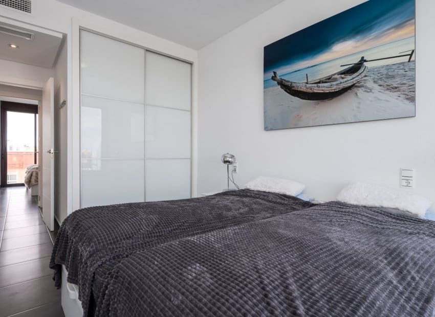 3 makuuhuone Kattohuoneisto myytävänä paikassa Orihuela Costa mukana uima-altaan - 346 000 € (Ref: 9516565)