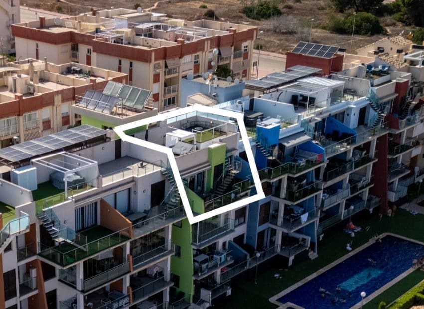3 makuuhuone Kattohuoneisto myytävänä paikassa Orihuela Costa mukana uima-altaan - 346 000 € (Ref: 9516565)