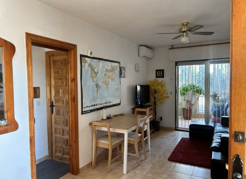 3 makuuhuone Huoneisto myytävänä paikassa Los Alcazares mukana uima-altaan - 99 000 € (Ref: 9521846)