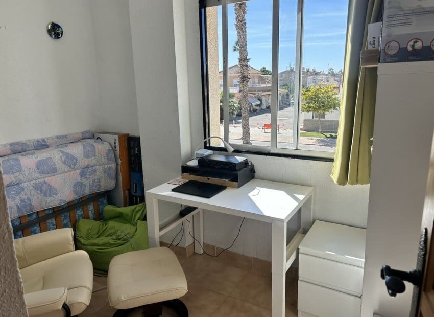 3 makuuhuone Huoneisto myytävänä paikassa Los Alcazares mukana uima-altaan - 99 000 € (Ref: 9521846)