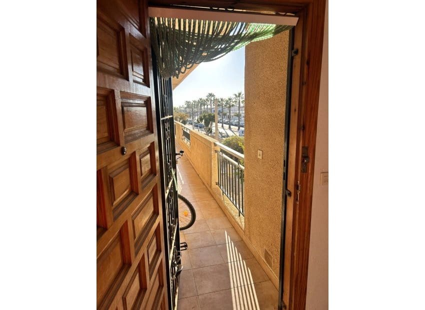 3 makuuhuone Huoneisto myytävänä paikassa Los Alcazares mukana uima-altaan - 99 000 € (Ref: 9521846)