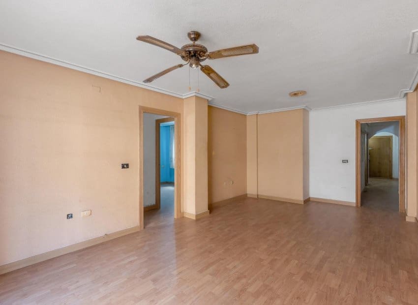 3 soveværelse Lejlighed til salg i Torrevieja - € 146.000 (Ref: 9521869)