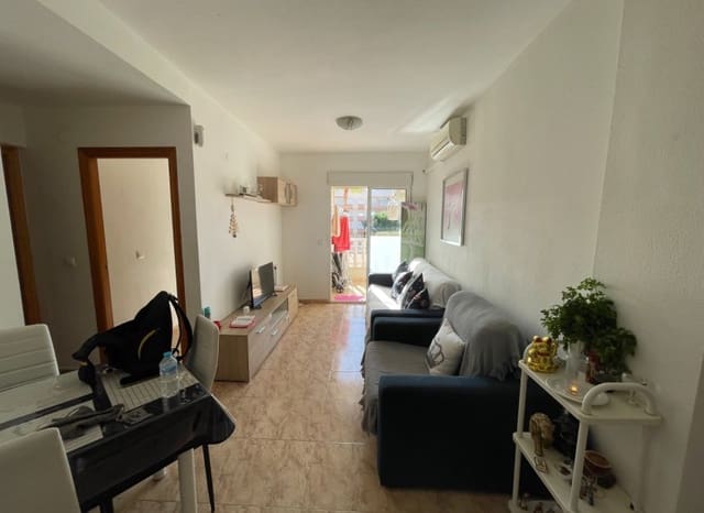 Apartamento de 2 habitaciones en Centro, Torrevieja en venta con piscina - 141.000 € (Ref: 9521871)
