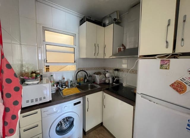 Apartamento de 2 habitaciones en Centro, Torrevieja en venta con piscina - 141.000 € (Ref: 9521871)