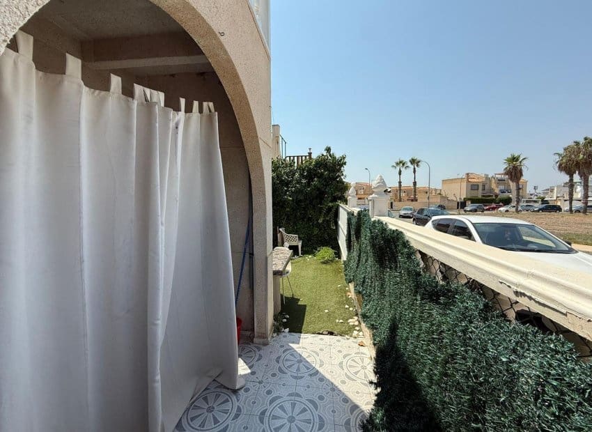 Apartamento de 2 habitaciones en Torrevieja en venta - 138.000 € (Ref: 9521873)