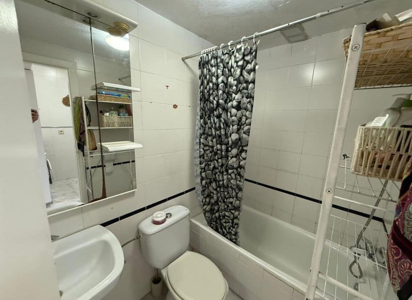 Apartamento de 2 habitaciones en Torrevieja en venta - 138.000 € (Ref: 9521873)