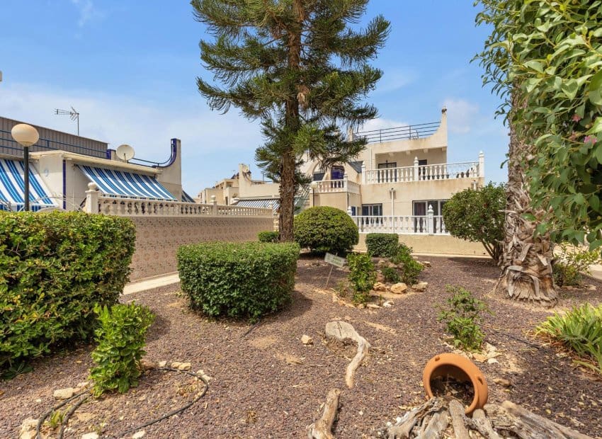 Apartamento de 2 habitaciones en Torrevieja en venta - 138.000 € (Ref: 9521873)