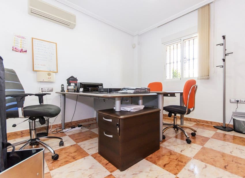 2 soverom Leilighet til salgs i Villamartin med svømmebasseng - € 135 000 (Ref: 9521875)