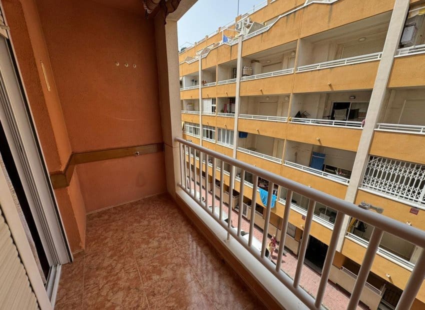 2 bedroom Apartment for sale in Torrevieja - € 132,500 (Ref: 9521876)