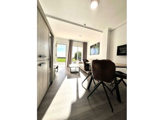 3 makuuhuone Omakotitalo myytävänä paikassa Los Alcázares mukana uima-altaan - 129 950 € (Ref: 9521877)