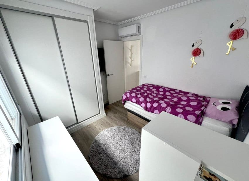 3 makuuhuone Omakotitalo myytävänä paikassa Los Alcazares mukana uima-altaan - 129 950 € (Ref: 9521877)