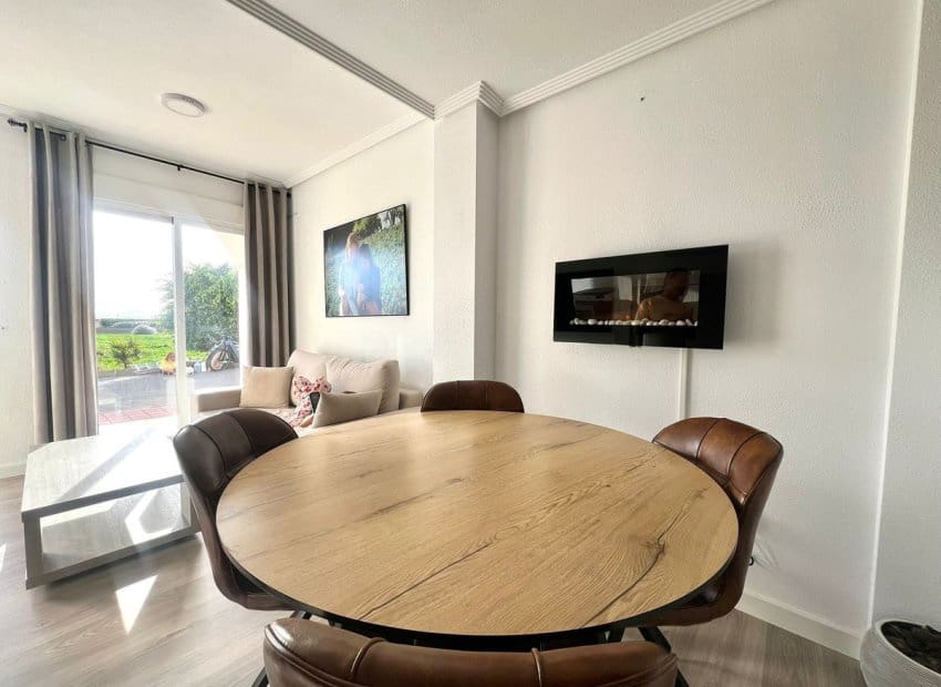 3 makuuhuone Omakotitalo myytävänä paikassa Los Alcazares mukana uima-altaan - 129 950 € (Ref: 9521877)