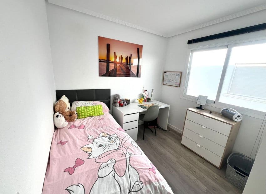 3 makuuhuone Omakotitalo myytävänä paikassa Los Alcazares mukana uima-altaan - 129 950 € (Ref: 9521877)