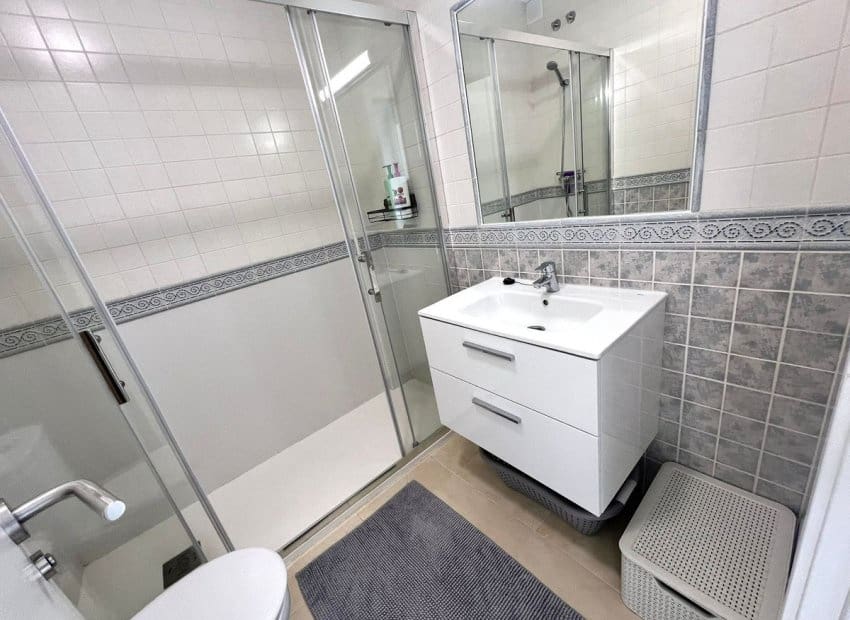 3 makuuhuone Omakotitalo myytävänä paikassa Los Alcazares mukana uima-altaan - 129 950 € (Ref: 9521877)