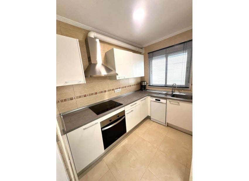 3 makuuhuone Omakotitalo myytävänä paikassa Los Alcazares mukana uima-altaan - 129 950 € (Ref: 9521877)