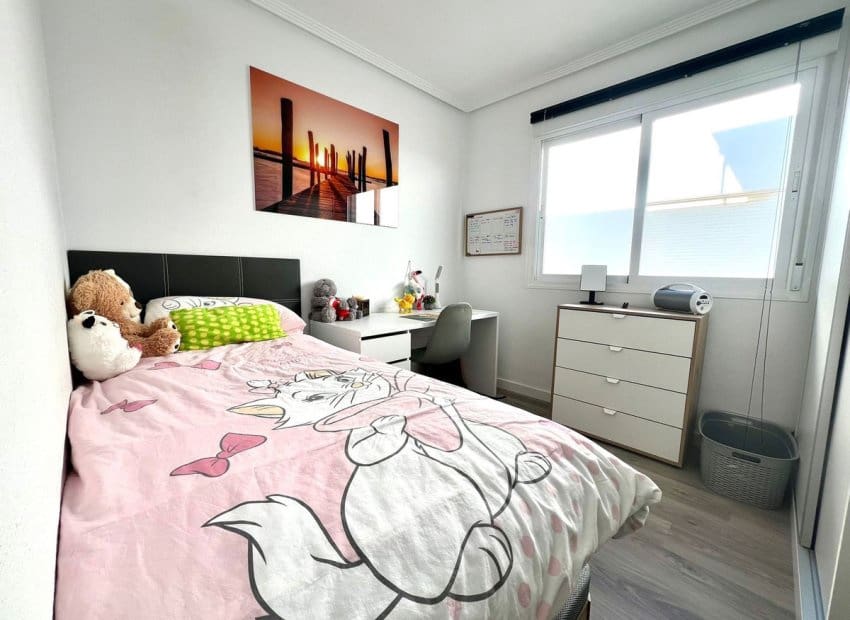 3 makuuhuone Omakotitalo myytävänä paikassa Los Alcazares mukana uima-altaan - 129 950 € (Ref: 9521877)