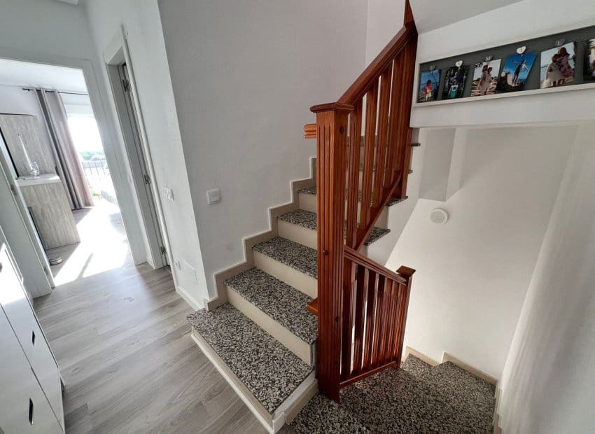 3 makuuhuone Omakotitalo myytävänä paikassa Los Alcazares mukana uima-altaan - 129 950 € (Ref: 9521877)