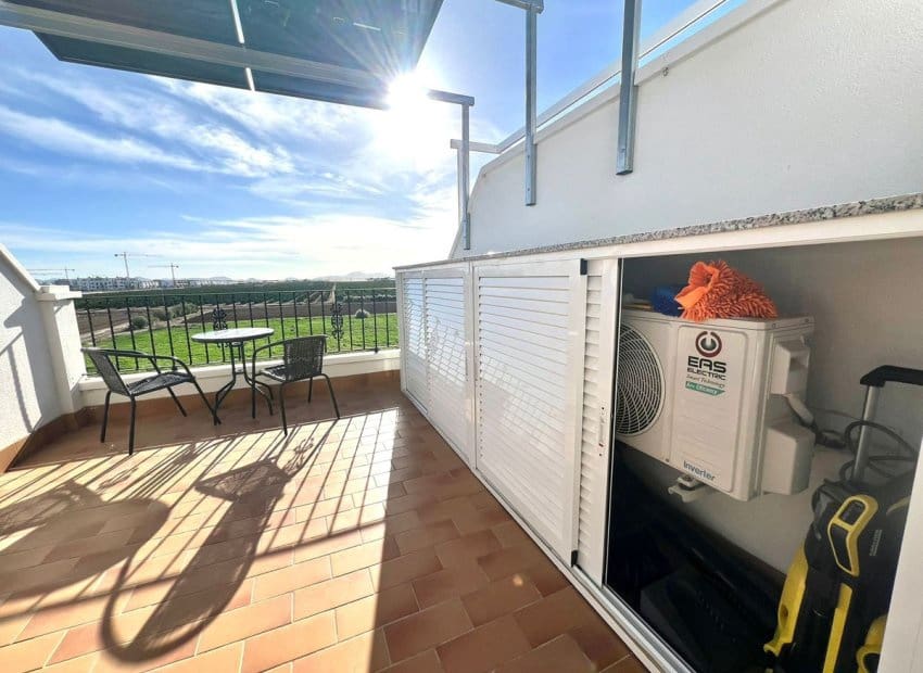 3 makuuhuone Omakotitalo myytävänä paikassa Los Alcazares mukana uima-altaan - 129 950 € (Ref: 9521877)