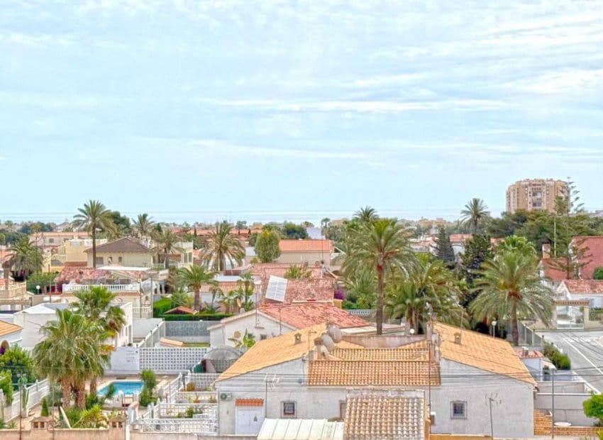 2 slaapkamer Appartement te koop in Torrevieja met zwembad - € 129.950 (Ref: 9521878)
