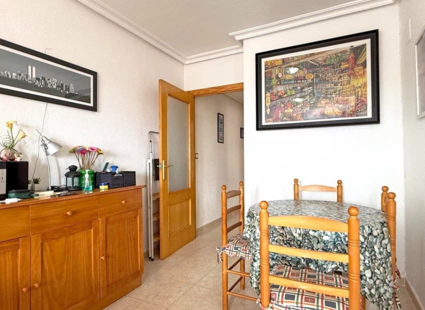 2 slaapkamer Appartement te koop in Torrevieja met zwembad - € 129.950 (Ref: 9521878)