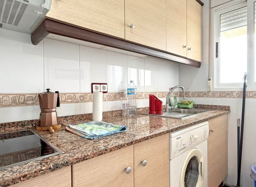 2 slaapkamer Appartement te koop in Torrevieja met zwembad - € 129.950 (Ref: 9521878)