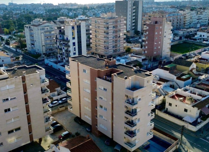 2 slaapkamer Appartement te koop in Torrevieja met zwembad - € 129.950 (Ref: 9521878)