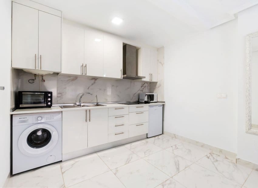 2 soveværelse Lejlighed til salg i Torrevieja med swimmingpool - € 129.900 (Ref: 9521879)