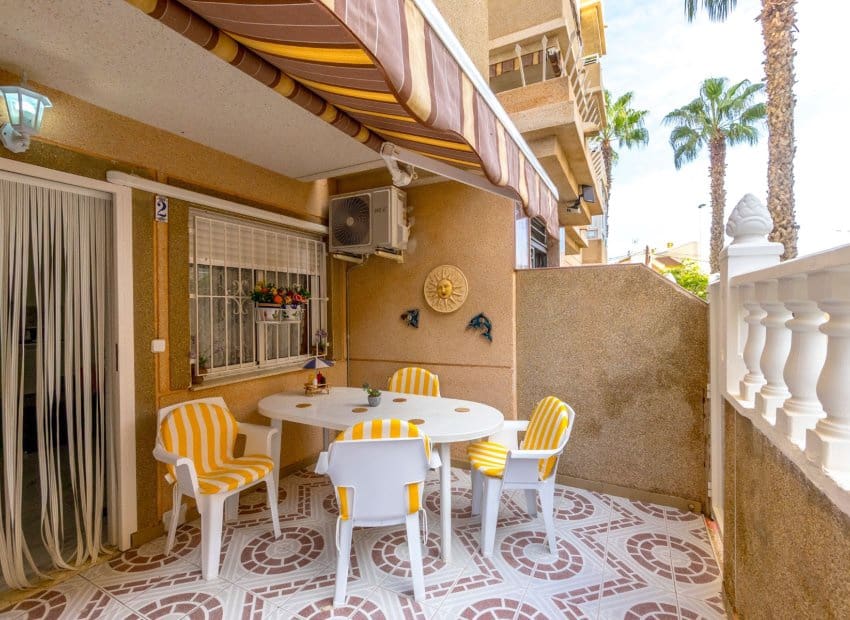 2 soveværelse Lejlighed til salg i Torrevieja med swimmingpool - € 129.900 (Ref: 9521879)
