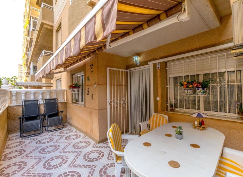 2 soveværelse Lejlighed til salg i Torrevieja med swimmingpool - € 129.900 (Ref: 9521879)