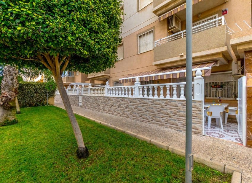 2 soveværelse Lejlighed til salg i Torrevieja med swimmingpool - € 129.900 (Ref: 9521879)