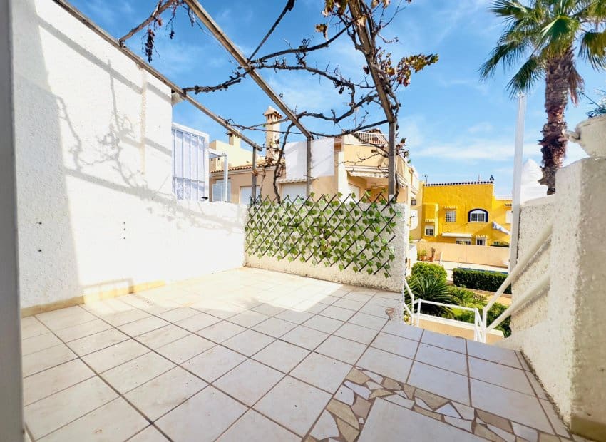 1 sypialnia Bungalow na sprzedaż w Torrevieja - 127 000 € (Ref: 9521881)