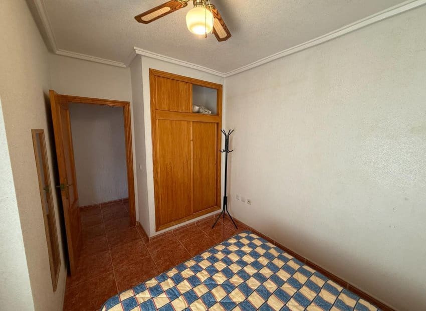 2 soveværelse Bungalow til salg i Torrevieja med swimmingpool - € 125.000 (Ref: 9521883)