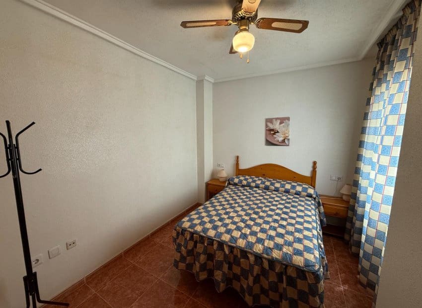 2 soveværelse Bungalow til salg i Torrevieja med swimmingpool - € 125.000 (Ref: 9521883)