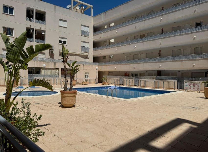 2 bedroom Apartment for sale in Almoradi - € 121,000 (Ref: 9521885)