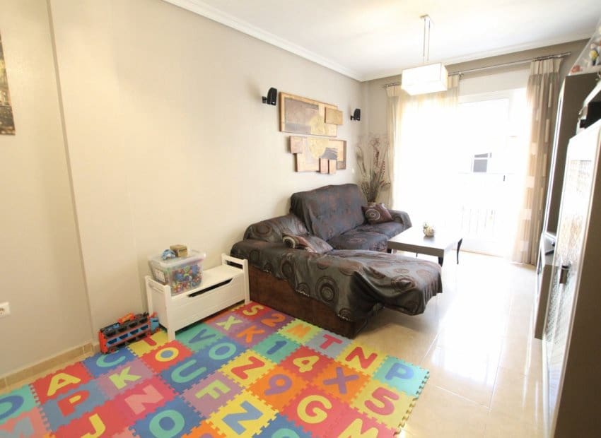 3 bedroom Apartment for sale in Almoradi - € 117,000 (Ref: 9521890)