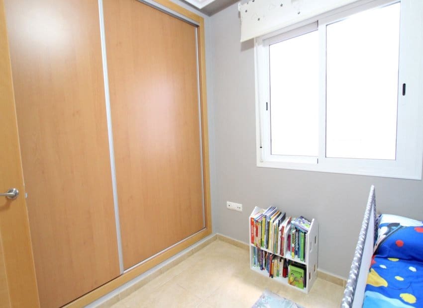 3 bedroom Apartment for sale in Almoradi - € 117,000 (Ref: 9521890)