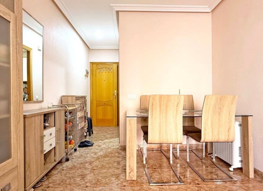 2 slaapkamer Appartement te koop in Torrevieja - € 115.500 (Ref: 9521892)