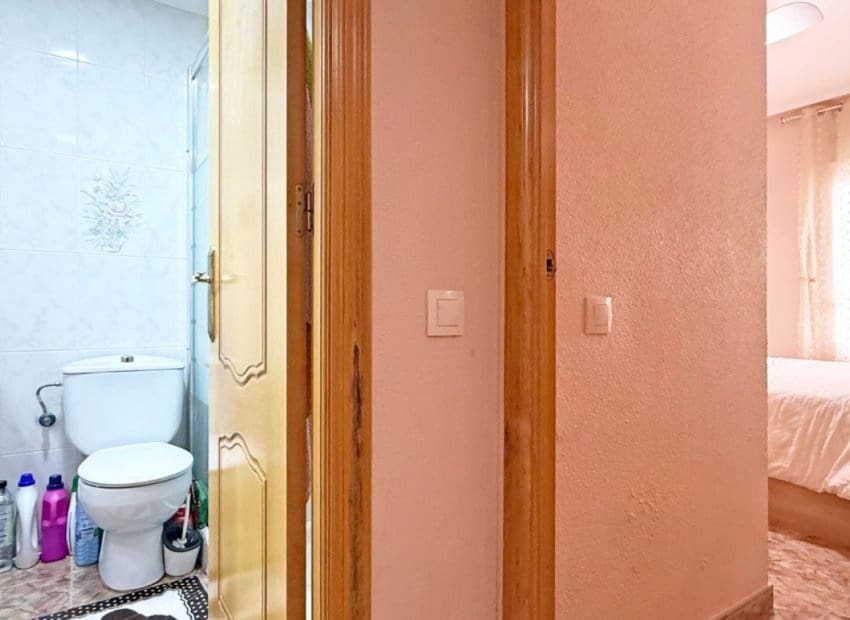 2 slaapkamer Appartement te koop in Torrevieja - € 115.500 (Ref: 9521892)