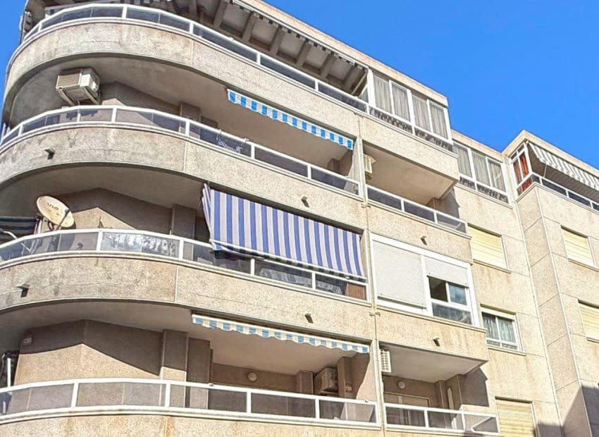 2 slaapkamer Appartement te koop in Torrevieja - € 115.500 (Ref: 9521892)