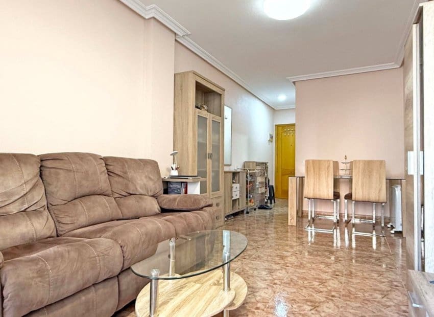 2 slaapkamer Appartement te koop in Torrevieja - € 115.500 (Ref: 9521892)