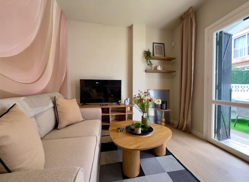 1 chambre Bungalow à vendre à Orihuela Costa avec piscine - 114 900 € (Ref: 9521894)