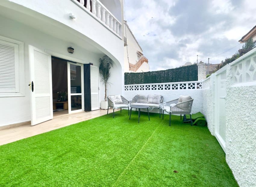 1 chambre Bungalow à vendre à Orihuela Costa avec piscine - 114 900 € (Ref: 9521894)