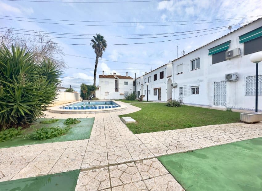 1 chambre Bungalow à vendre à Orihuela Costa avec piscine - 114 900 € (Ref: 9521894)