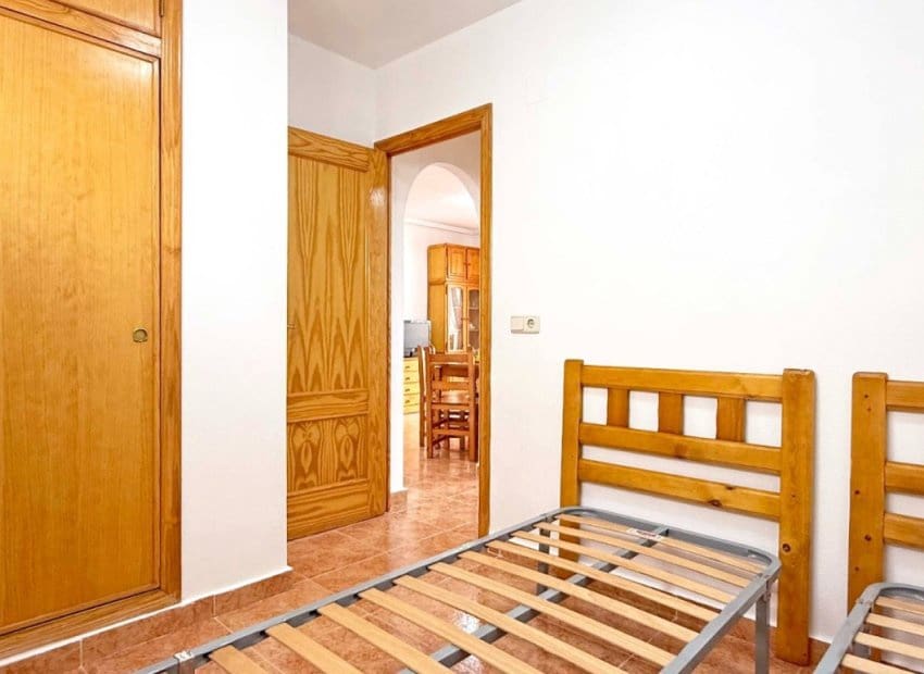 2 slaapkamer Appartement te koop in Torrevieja met zwembad - € 110.000 (Ref: 9521898)