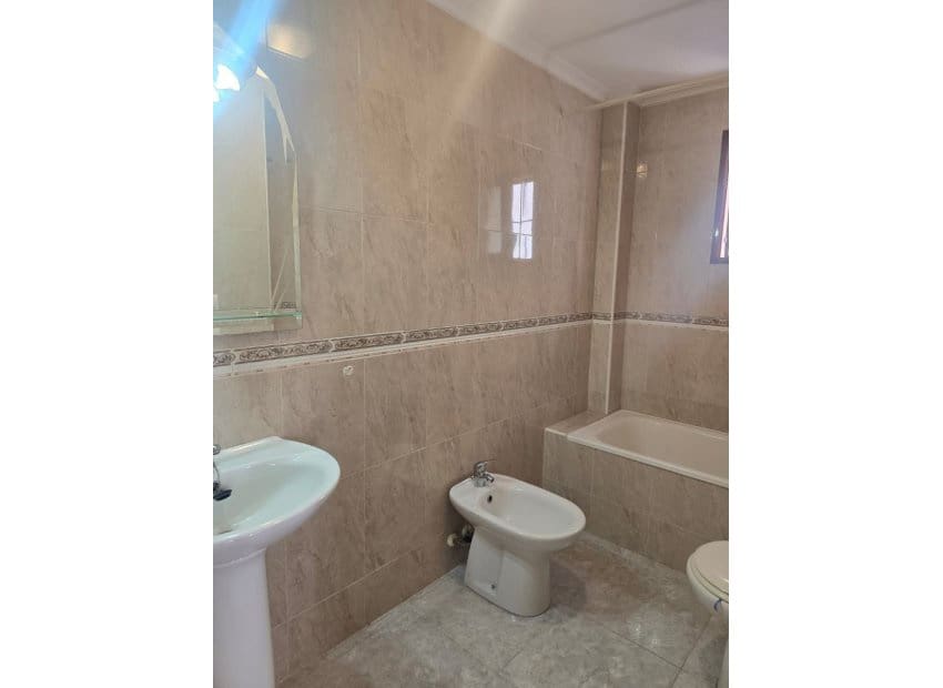 Apartamento de 2 habitaciones en Daya Vieja en venta con piscina - 105.000 € (Ref: 9521900)