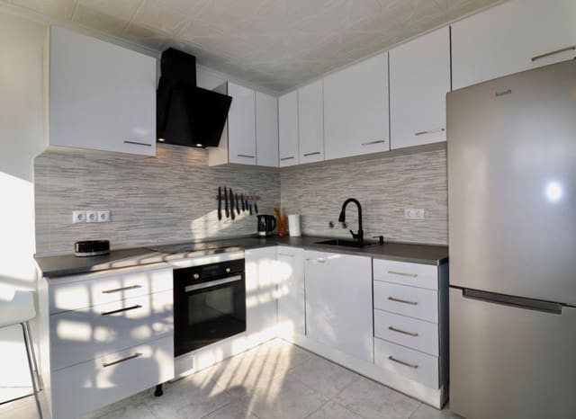 2 soveværelse Semi-Rækkehus til salg i La Siesta, Torrevieja med swimmingpool - € 104.950 (Ref: 9521901)