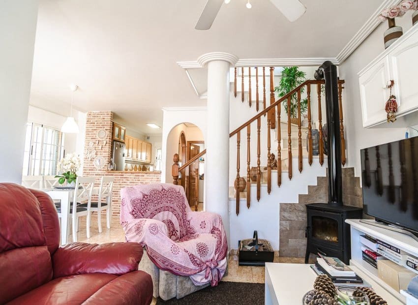 2 Zimmer Bungalow zu verkaufen in El Raso mit Pool - 247.000 € (Ref: 9523051)