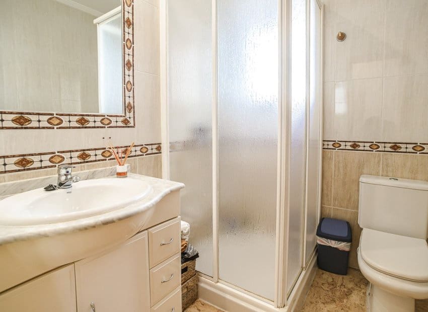 2 Zimmer Bungalow zu verkaufen in El Raso mit Pool - 247.000 € (Ref: 9523051)